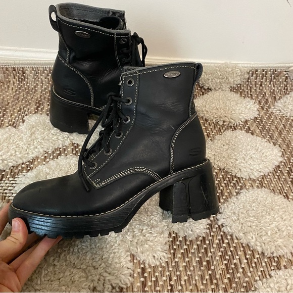 Skechers Vintage Black Leather Heeled Boots size 8.5 - Picture 2 of 10